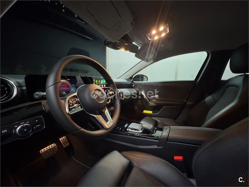 Usado Mercedes A180 116 CV (85 kW) 2020 Negro Berlina
