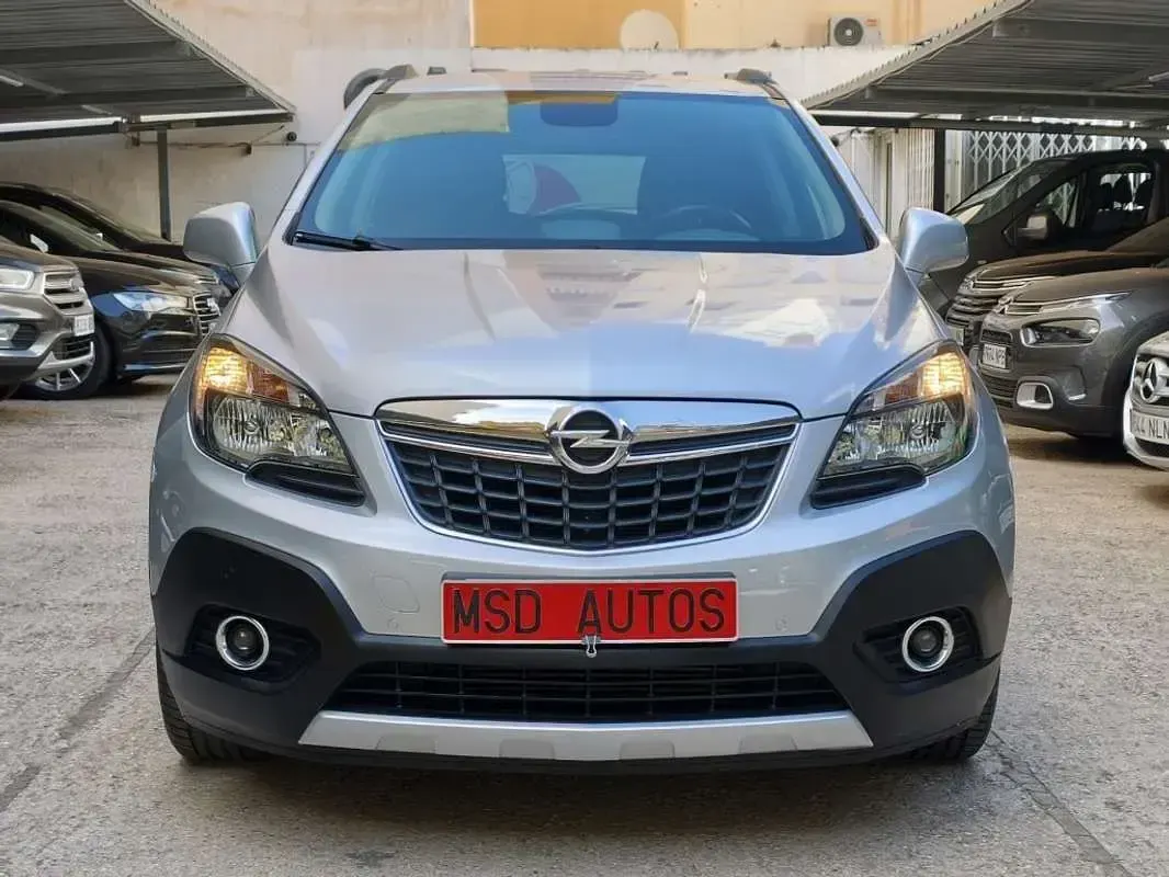 Usado Opel Mokka Selective 136 CV (100 kW) 2015 Plateado SUV