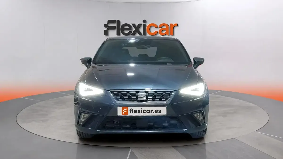 Usado Seat Ibiza XCELLENCE 116 CV (85 kW) 2024 Gris Utilitario