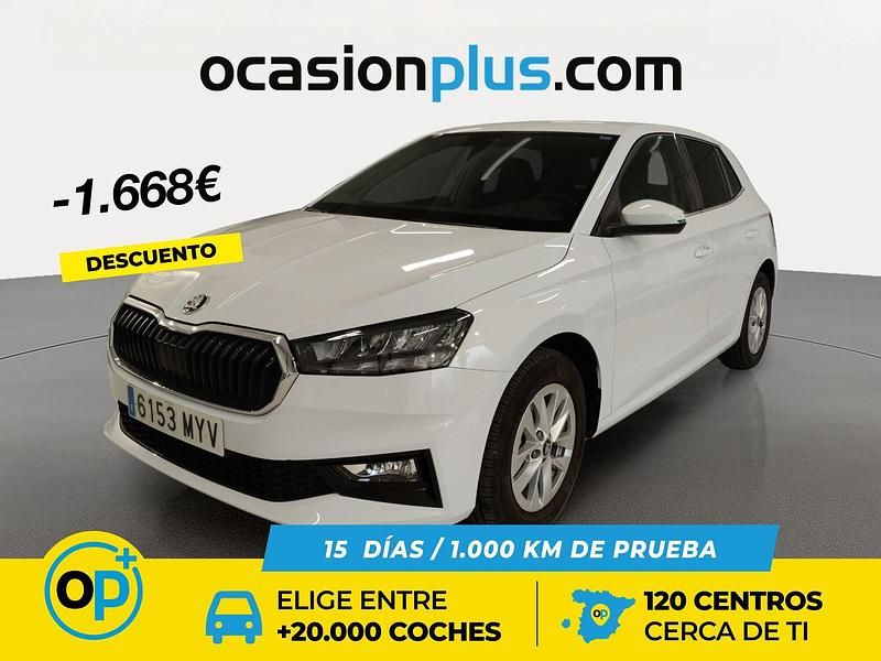 Usado Skoda Fabia Selection 95 CV (69 kW) 2025 Blanco Berlina