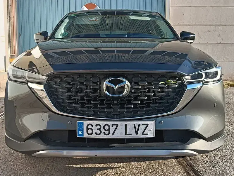 Usado Mazda CX-5 Newground 165 CV (121 kW) 2022 Gris / plata SUV