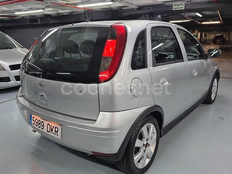 Usado Opel Corsa Enjoy 80 CV (58 kW) 2005 Gris / plata Berlina