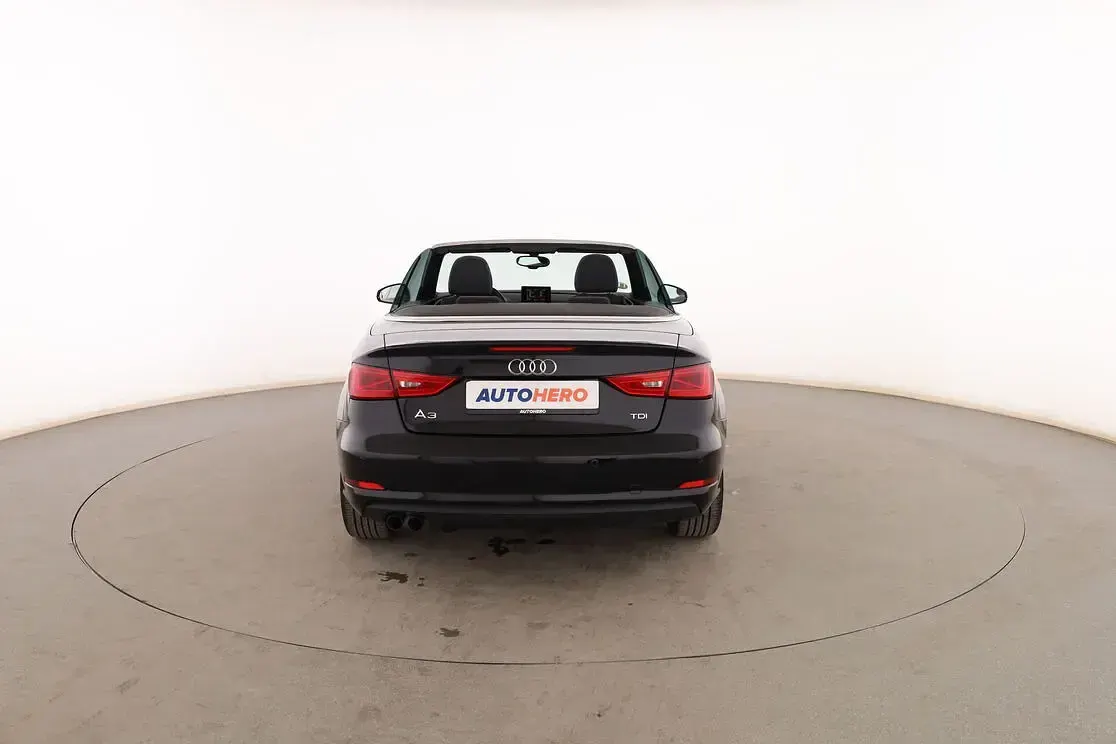 Usado Audi A3 Cabriolet Attraction 150 CV (110 kW) 2014 Negro Descapotable