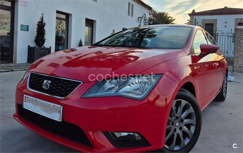 Usado Seat Leon I-Tech 105 CV (77 kW) 2015 Rojo Berlina