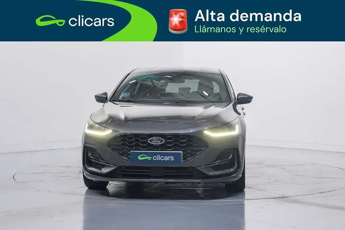 Usado Ford Focus ST-Line 155 CV (114 kW) 2023 Gris Utilitario
