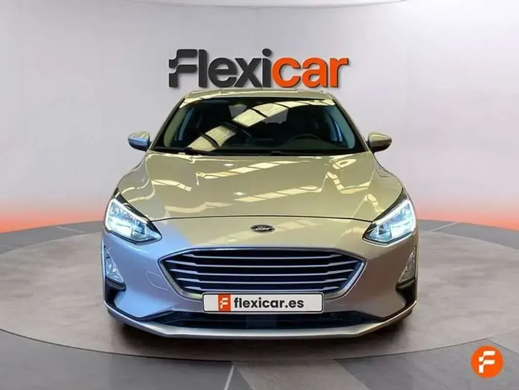 Usado Ford Focus Trend+ 95 CV (69 kW) 2021 Gris Utilitario