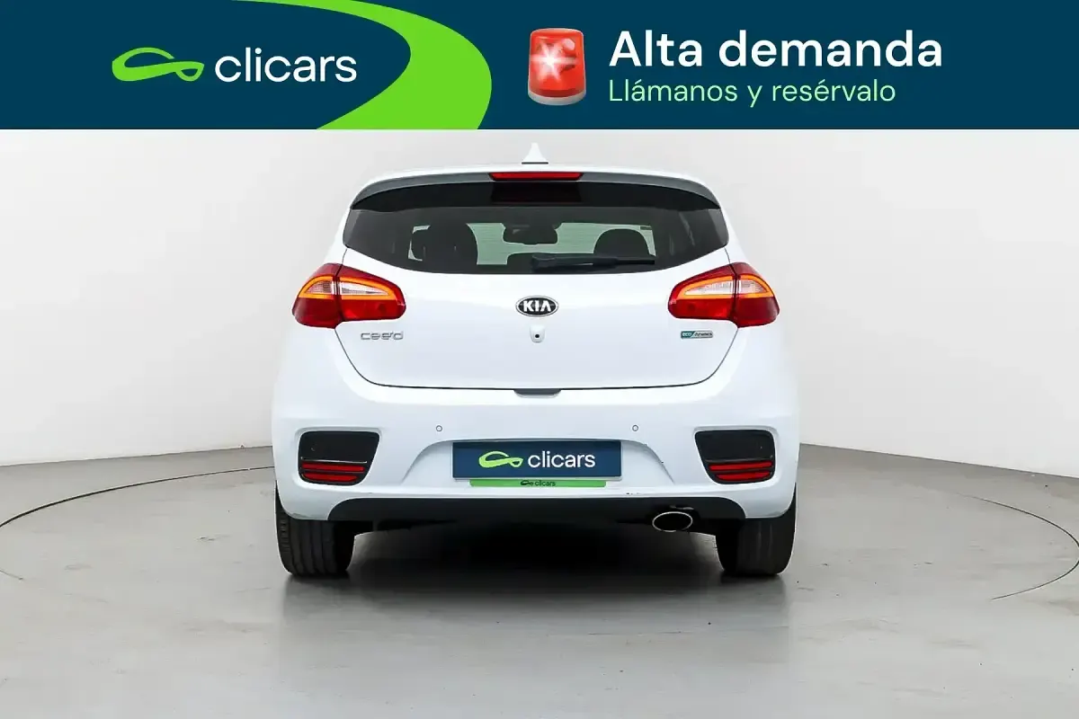 Usado Kia Ceed 120 CV (88 kW) 2018 Blanco Utilitario