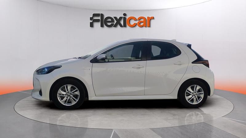 Usado Toyota Yaris Hybrid Business Edition 116 CV (85 kW) 2021 Blanco Utilitario