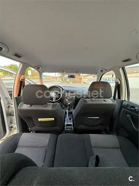 Usado VW Golf IV Highline 115 CV (84 kW) 2001 Blanco Berlina