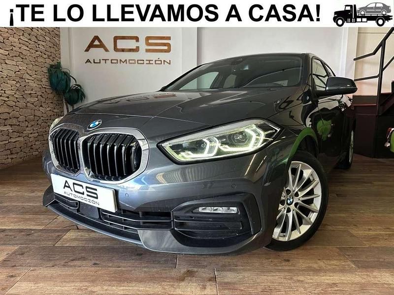 Usado BMW 118 Comfort Edition 150 CV (110 kW) 2021 Gris / plata Utilitario