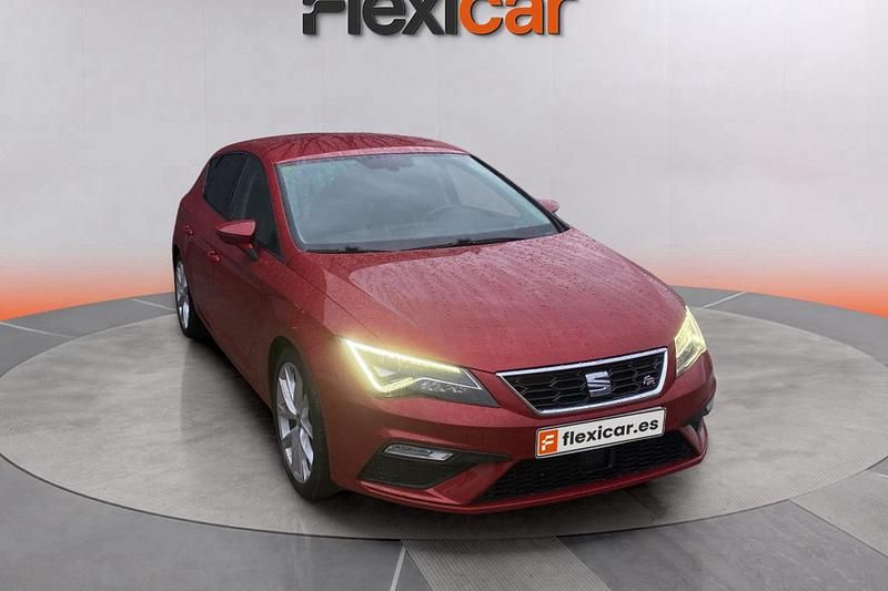 Usado Seat Leon FR 125 CV (91 kW) 2018 Rojo Berlina