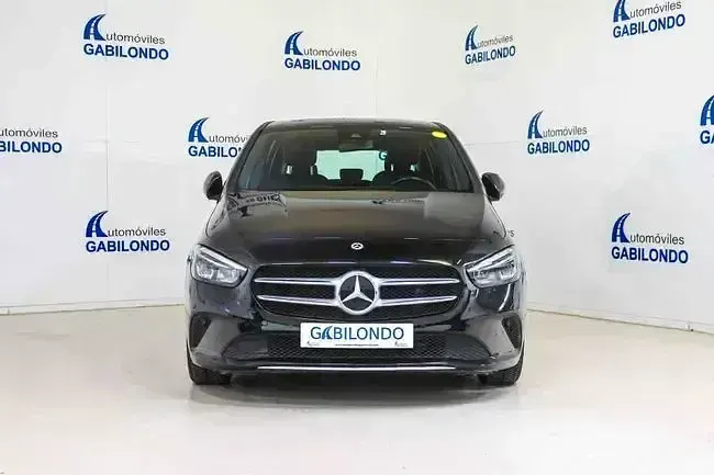 Usado Mercedes B180 116 CV (85 kW) 2021 Negro Utilitario