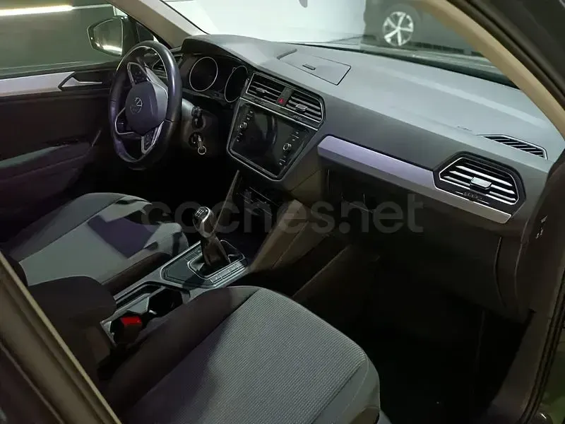 Usado VW Tiguan 122 CV (89 kW) 2022 Gris / plata SUV