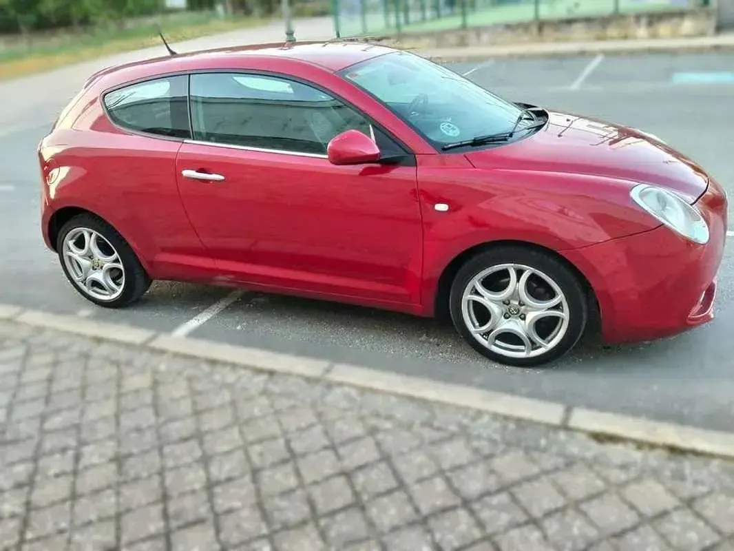 Usado Alfa Romeo MiTo Distinctive 95 CV (69 kW) 2011 Rojo Utilitario