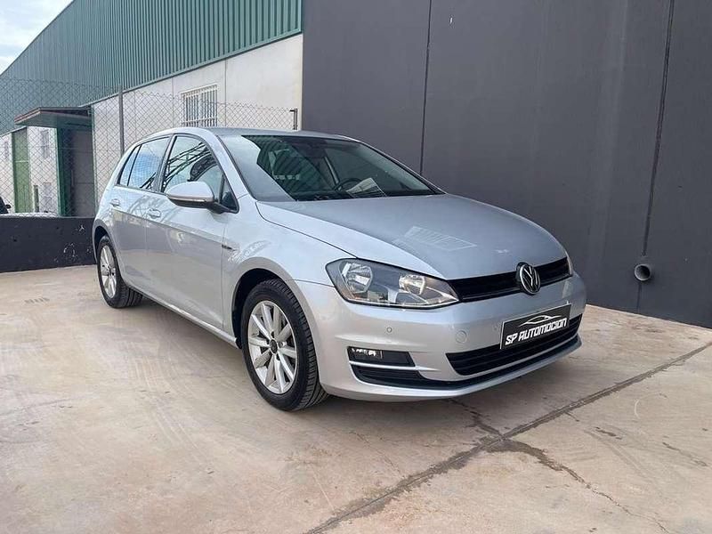 Usado VW Golf VII Advance 122 CV (89 kW) 2015 Gris Utilitario
