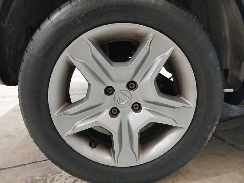 Usado Dacia Sandero Comfort 90 CV (66 kW) 2018 Blanco Berlina