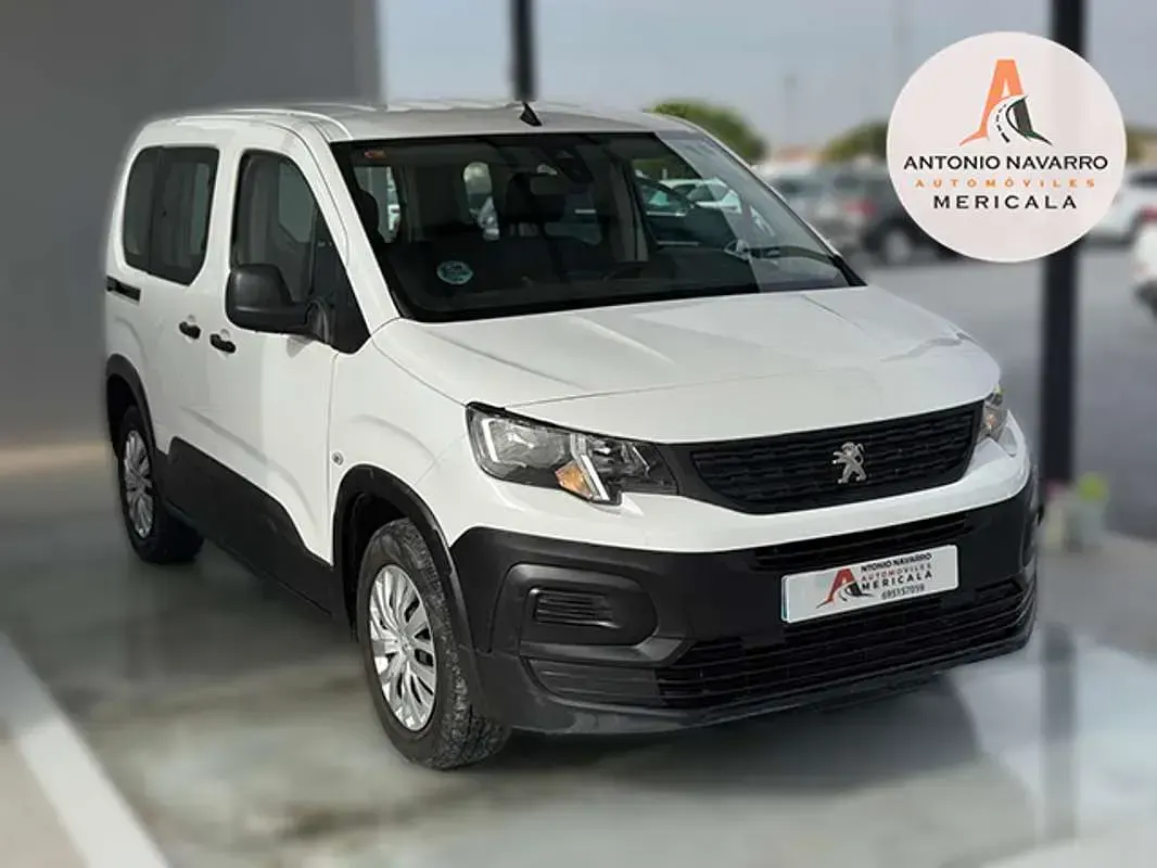 Usado Peugeot Rifter Access 75 CV (55 kW) 2019 Blanco Monovolumen