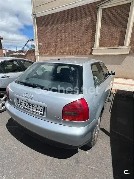 Usado Audi A3 Ambiente 125 CV (91 kW) 1999 Gris / plata Utilitario