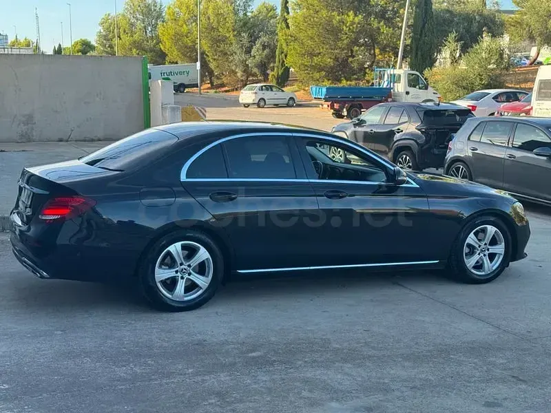 Usado Mercedes E220 194 CV (142 kW) 2018 Negro Berlina