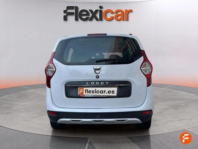 Usado Dacia Lodgy Comfort 115 CV (84 kW) 2021 Blanco Monovolumen