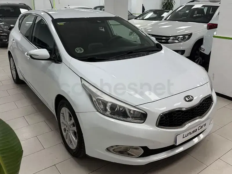 Usado Kia Ceed GT 128 CV (94 kW) 2015 Blanco Berlina