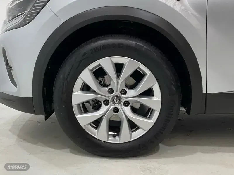 Usado Renault Captur 140 CV (102 kW) 2021 Plateado SUV