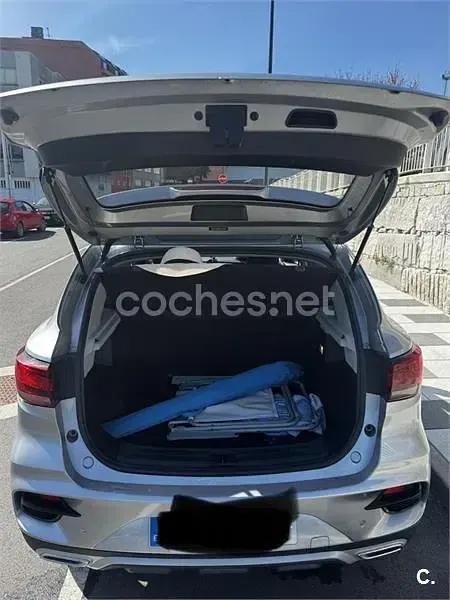 Usado MG ZS Comfort 106 CV (77 kW) 2022 Gris / plata SUV