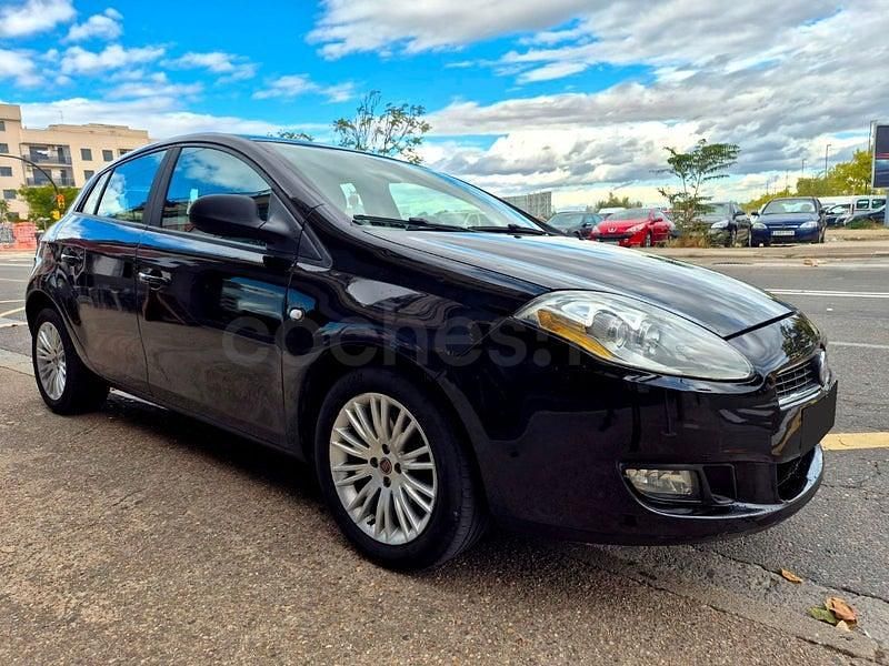 Usado Fiat Bravo Dynamic 120 CV (88 kW) 2008 Negro Utilitario