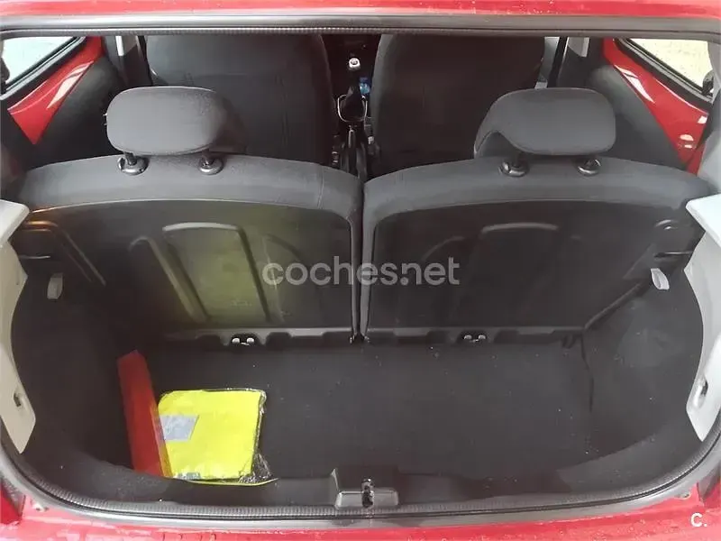 Usado Peugeot 108 Allure 82 CV (60 kW) 2016 Rojo Berlina