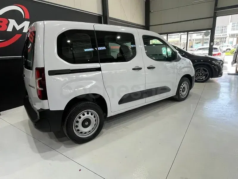 Usado Citroën Berlingo 102 CV (75 kW) 2024 Blanco Monovolumen