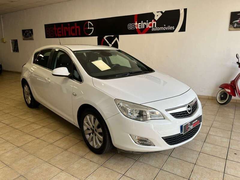 Blanco Usado 2010 Opel Astra Enjoy Utilitario | 8800 € (Caro) - Imagen 1/4
