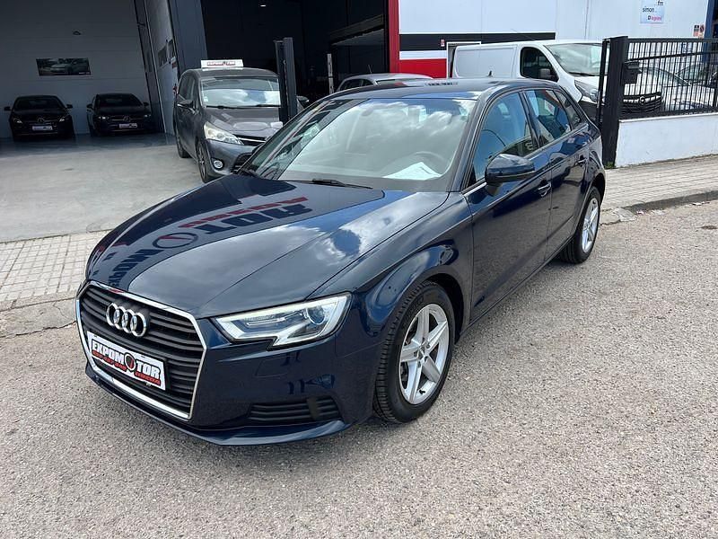 Usado Audi A3 116 CV (85 kW) 2019 Blanco Berlina