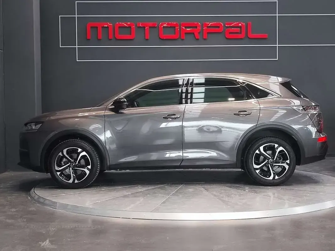 Usado DS Automobiles DS7 Crossback Be Chic 129 CV (94 kW) 2021 Gris SUV