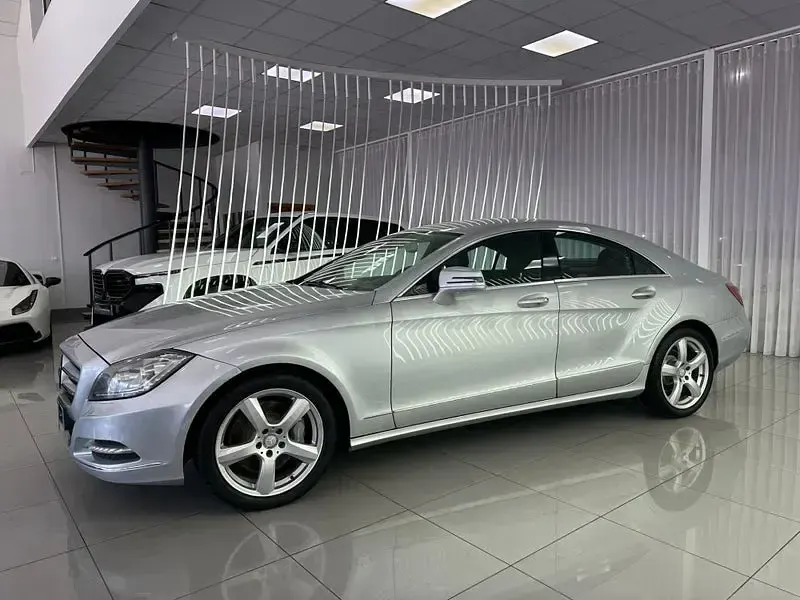 Usado Mercedes CLS350 265 CV (194 kW) 2013 Gris / plata Berlina