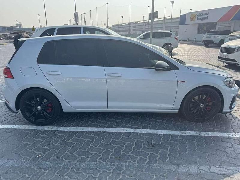 Usado VW Golf VIII GTI 245 CV (180 kW) 2021 Blanco Utilitario