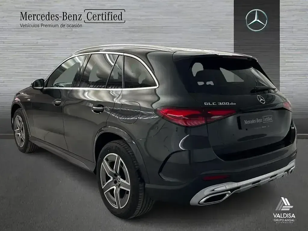 Usado Mercedes GLC300e AMG line 333 CV (244 kW) 2025 Gris SUV