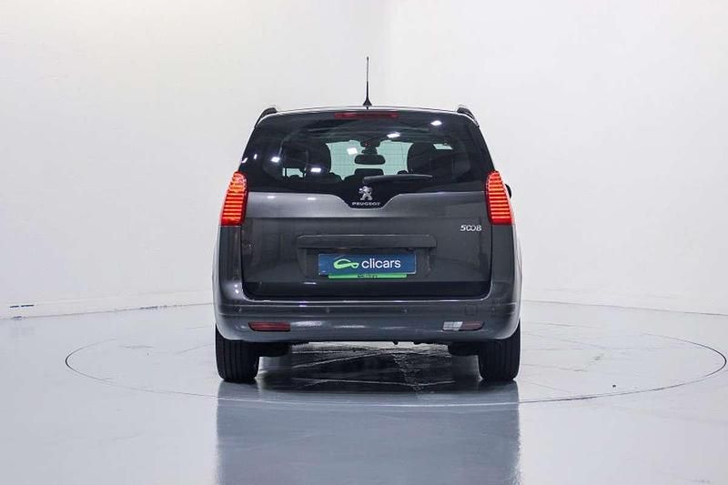 Usado Peugeot 5008 Allure 165 CV (121 kW) 2016 Gris Monovolumen