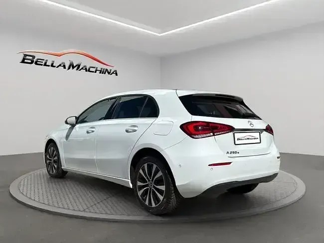 Usado Mercedes A250 218 CV (160 kW) 2022 Blanco Berlina