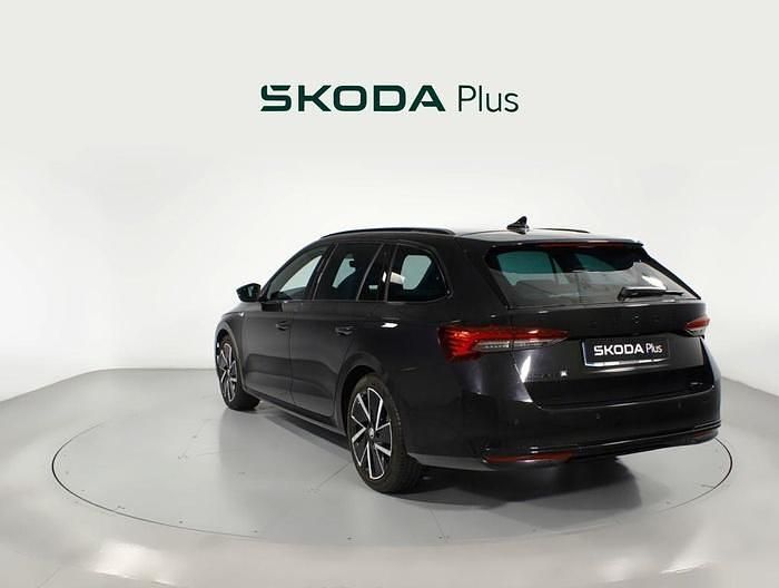 Negro Usado 2025 Skoda Octavia SportLine Familiar | 34.500 € (Caro) - Imagen 1/4