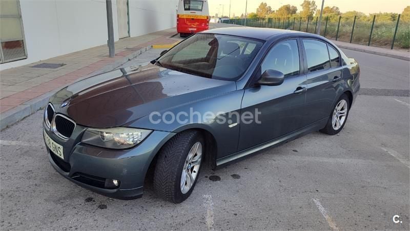 Verde Usado 2009 BMW 320 Berlina | 7500 € (Precio justo) - Imagen 1/4
