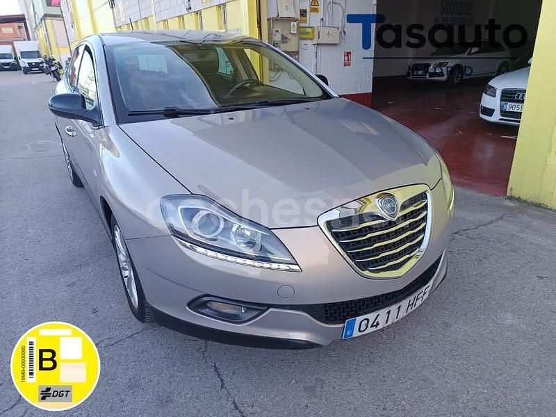 Beige Usado 2012 Lancia Delta Gold Utilitario | 5990 € (Buen precio) - Imagen 1/4