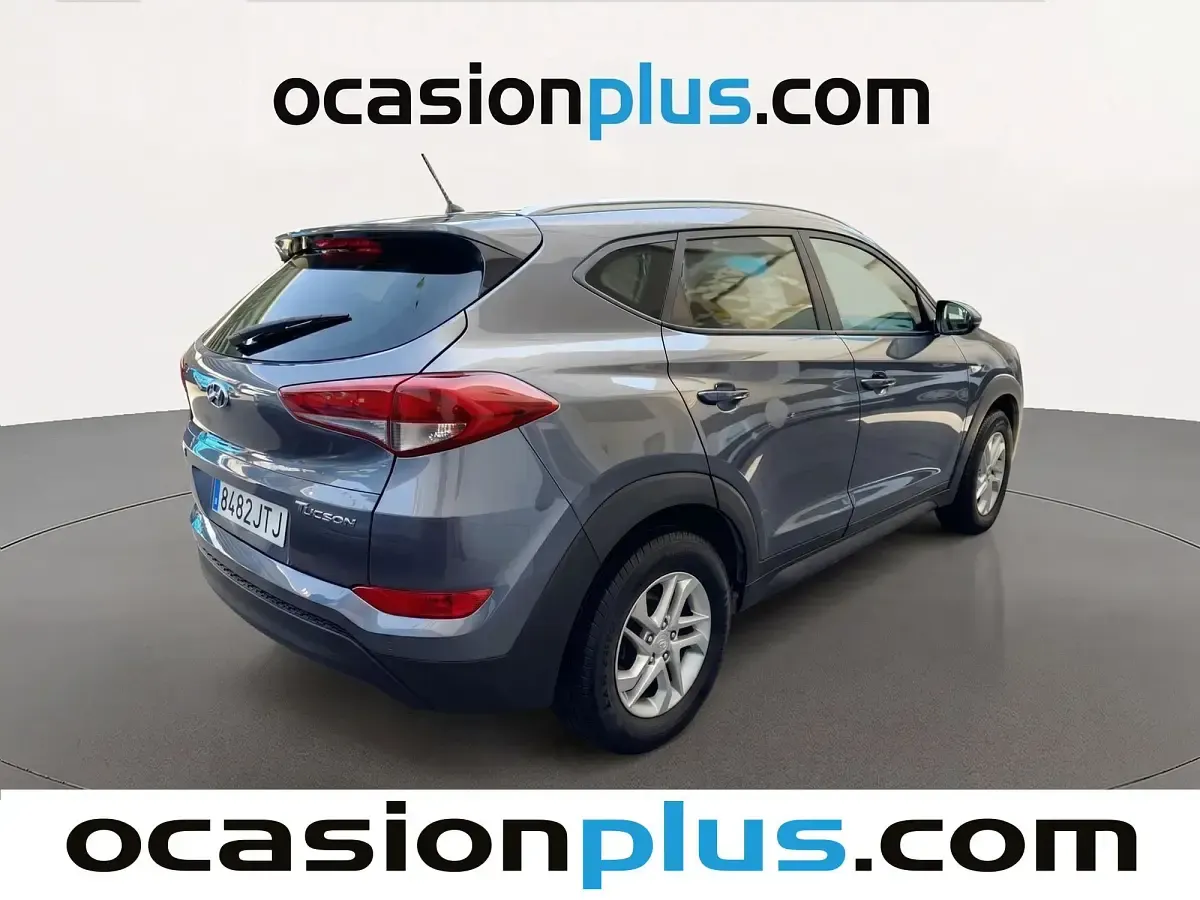 Usado Hyundai Tucson 131 CV (96 kW) 2016 Gris SUV