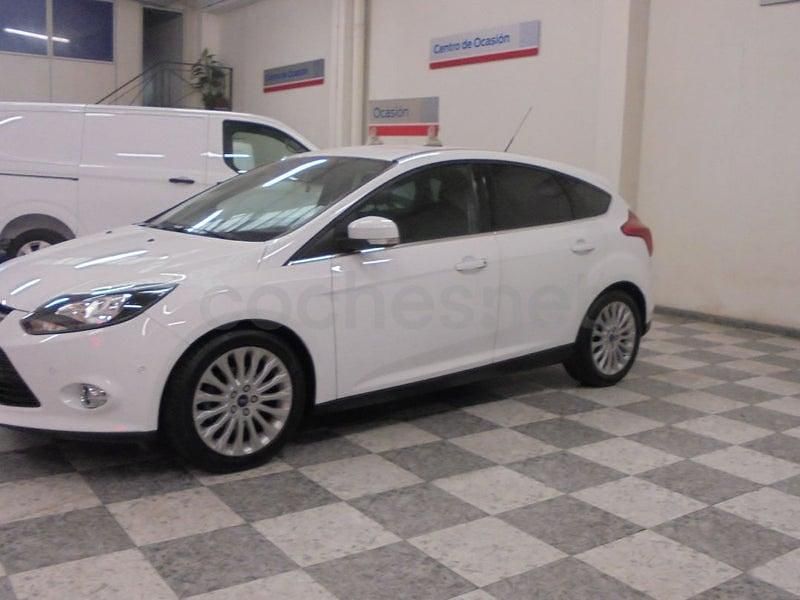 Usado Ford Focus Sport 125 CV (91 kW) 2012 Blanco Berlina