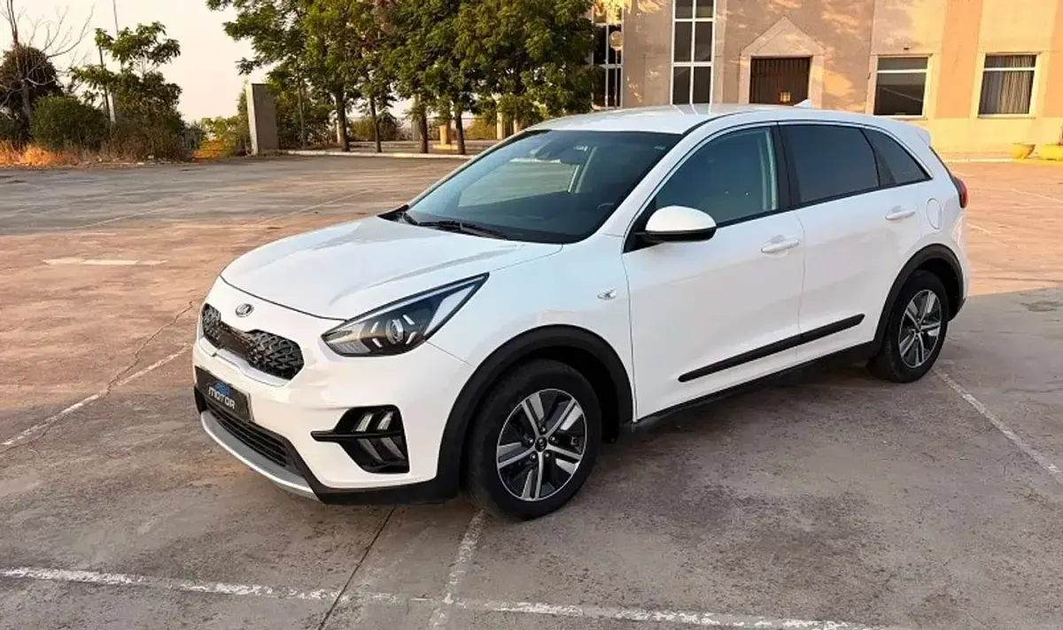 Usado Kia Niro 141 CV (103 kW) 2020 Blanco SUV