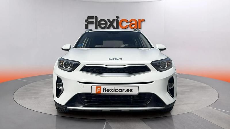 Usado Kia Stonic 101 CV (74 kW) 2023 Blanco SUV
