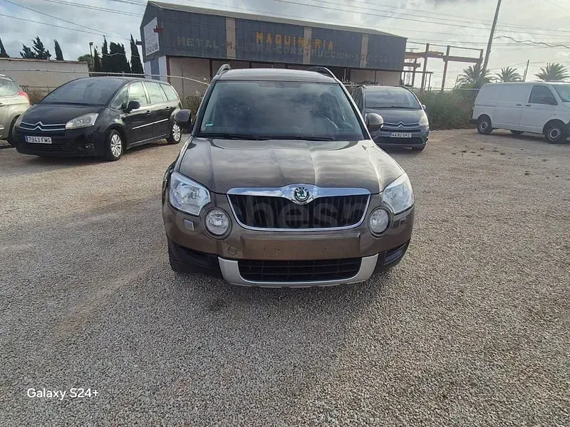 Usado Skoda Yeti Ambition 122 CV (89 kW) 2012 Marrón SUV