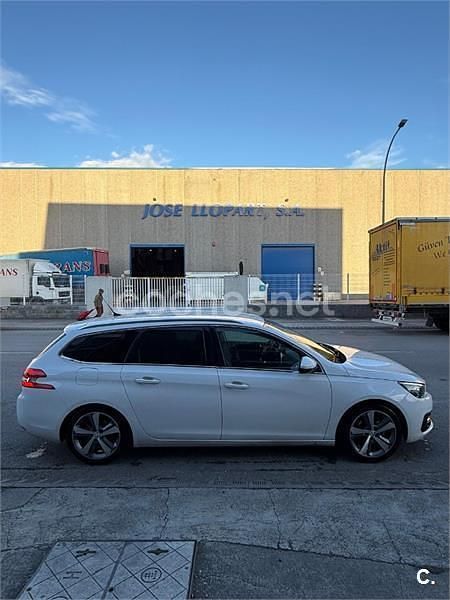 Usado Peugeot 308 SW Business-Line 130 CV (95 kW) 2018 Blanco Familiar