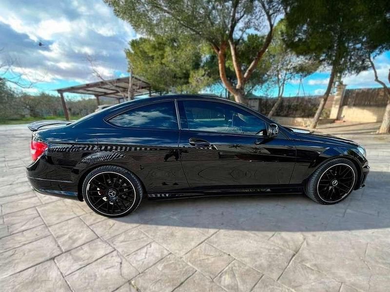 Usado Mercedes C220 Edition 170 CV (125 kW) 2012 Negro Coupe
