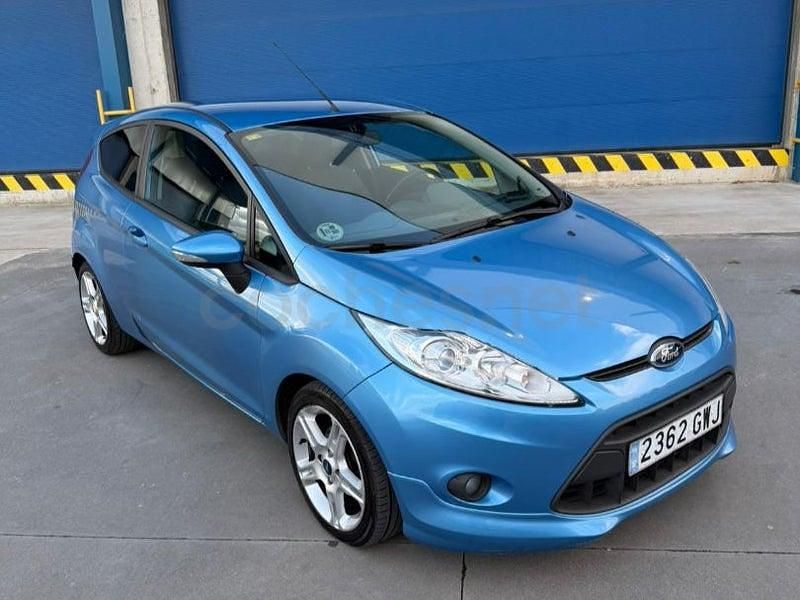 Usado Ford Fiesta Sport 95 CV (69 kW) 2010 Azul Utilitario