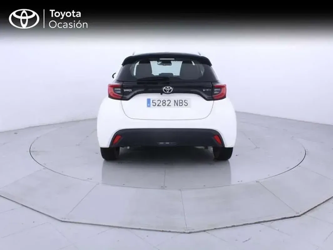 Usado Toyota Yaris Active 116 CV (85 kW) 2025 Blanco Utilitario